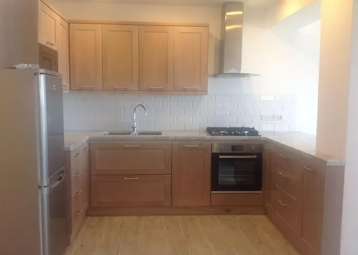 Seafront, 2 Bed In Quiet Area Apartman