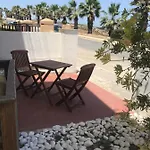 Seafront, 2 Bed In Quiet Area Appartamento *