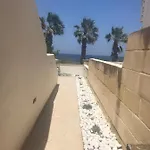 Appartamento Seafront, 2 Bed In Quiet Area *