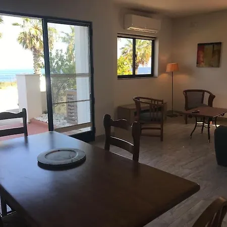 Seafront, 2 Bed In Quiet Area * Pembroke