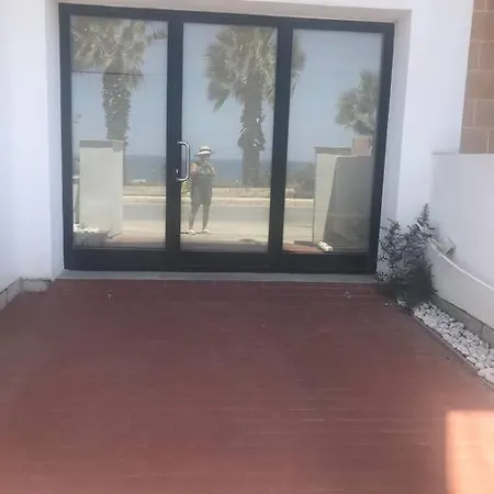 Seafront, 2 Bed In Quiet Area * ペンブローク