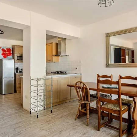 Appartamento Seafront, 2 Bed In Quiet Area *