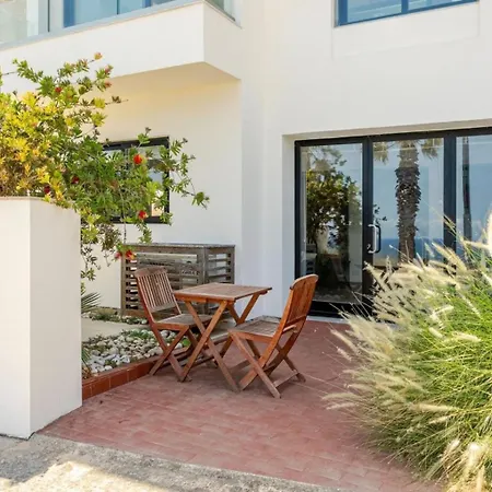 Seafront, 2 Bed In Quiet Area * Pembroke