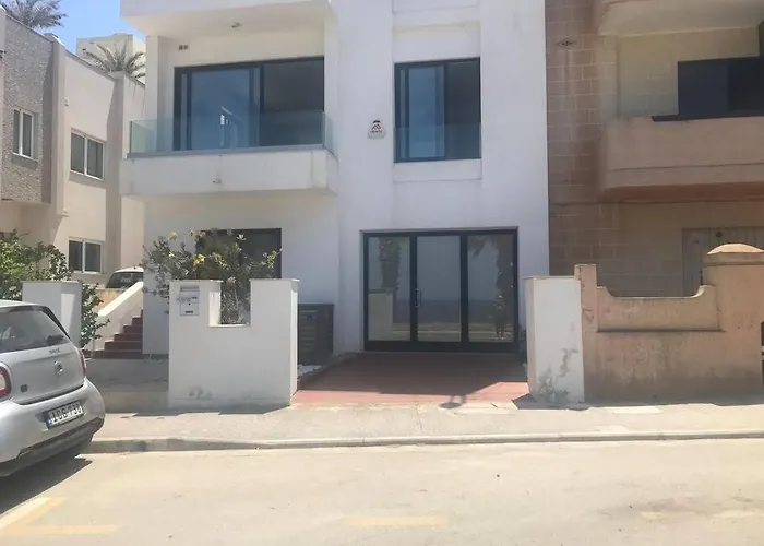 Seafront, 2 Bed In Quiet Area * Pembroke