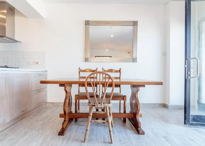 Apartament Seafront, 2 Bed In Quiet Area *