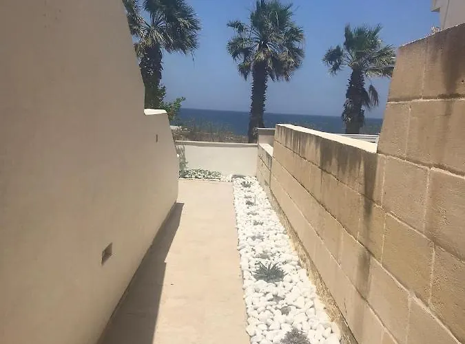 Διαμέρισμα Seafront, 2 Bed In Quiet Area *